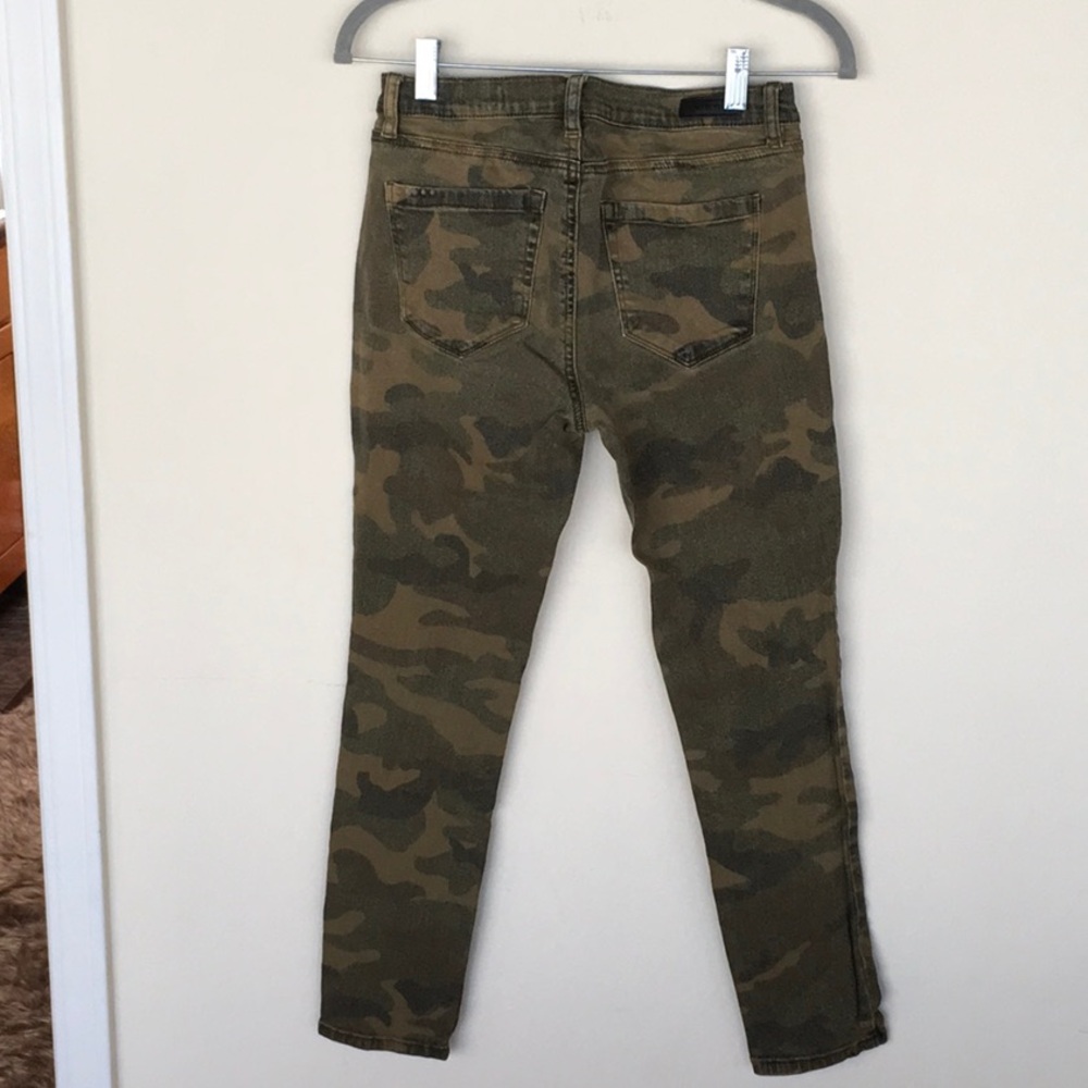 Blank NYC Camo Ankle Jeans - Picture 6 of 6